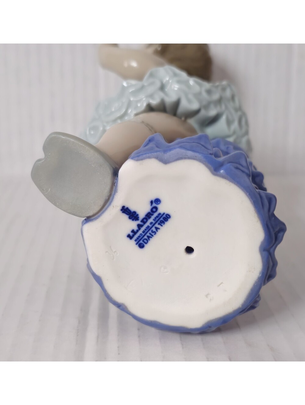 Lladro 5104 ~Little Ballet Girl "Sallie" ~ Excellent condition - Picture 9 of 9